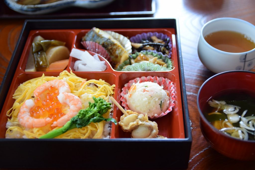 Japão: comidas, hábitos e a Série "Samurai Gourmet"