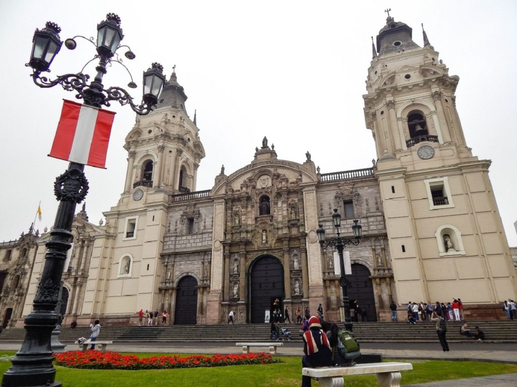 Catedral no centro histórico de Lima.