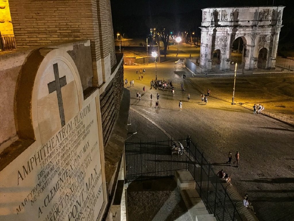 Visita noturna ao Coliseu.