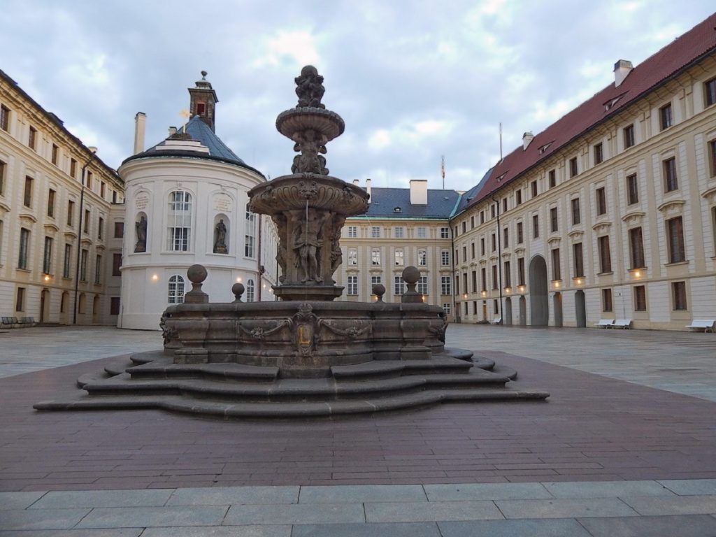 Pátio do Castelo de Praga.